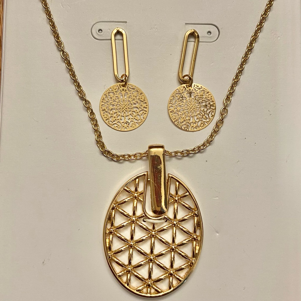 Elegant Gold Jewelry Set 20$